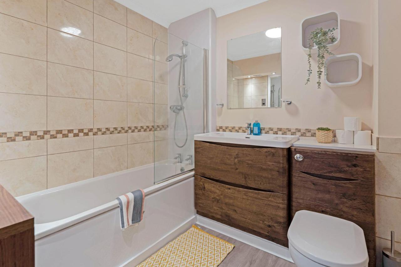 Elegant & Unique Getaway - Spacious 3 Bedroom, 2 Bathroom City Centre Apartment - Free Allocated Parking. Edinburgh Kültér fotó