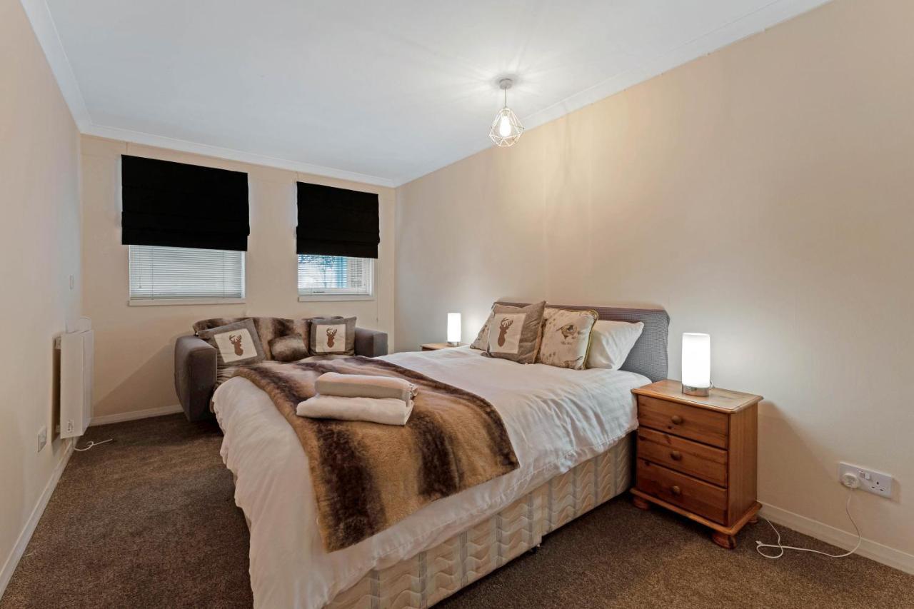 Elegant & Unique Getaway - Spacious 3 Bedroom, 2 Bathroom City Centre Apartment - Free Allocated Parking. Edinburgh Kültér fotó