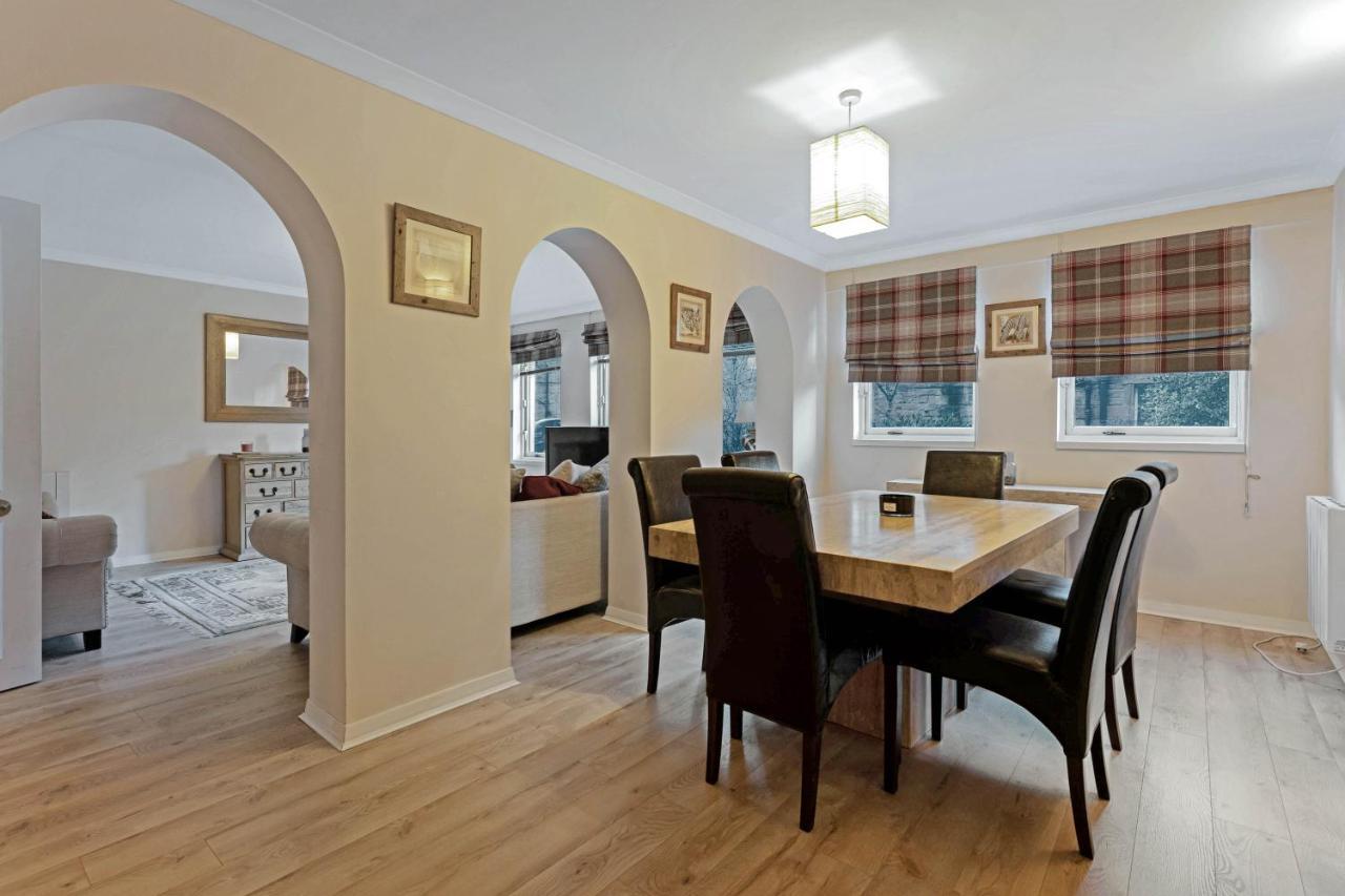 Elegant & Unique Getaway - Spacious 3 Bedroom, 2 Bathroom City Centre Apartment - Free Allocated Parking. Edinburgh Kültér fotó