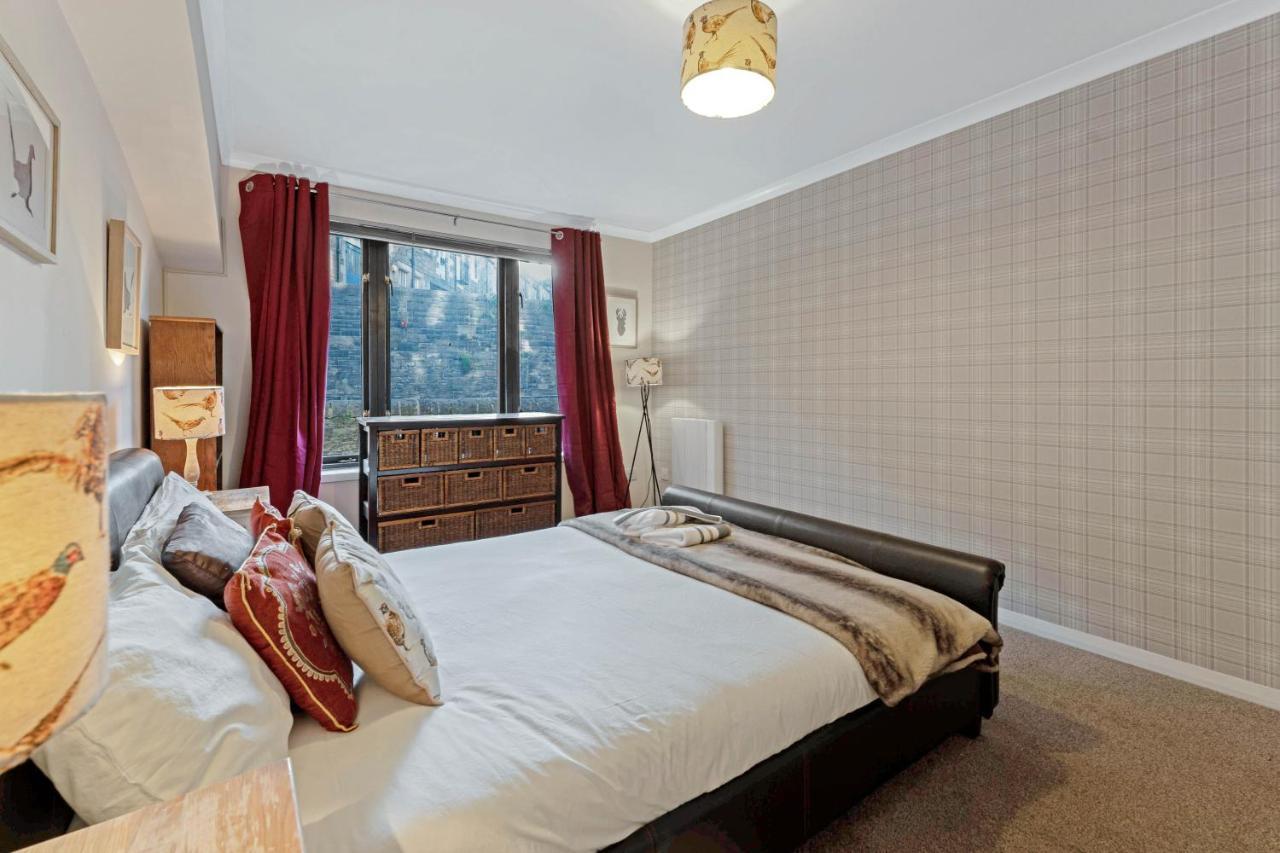 Elegant & Unique Getaway - Spacious 3 Bedroom, 2 Bathroom City Centre Apartment - Free Allocated Parking. Edinburgh Kültér fotó