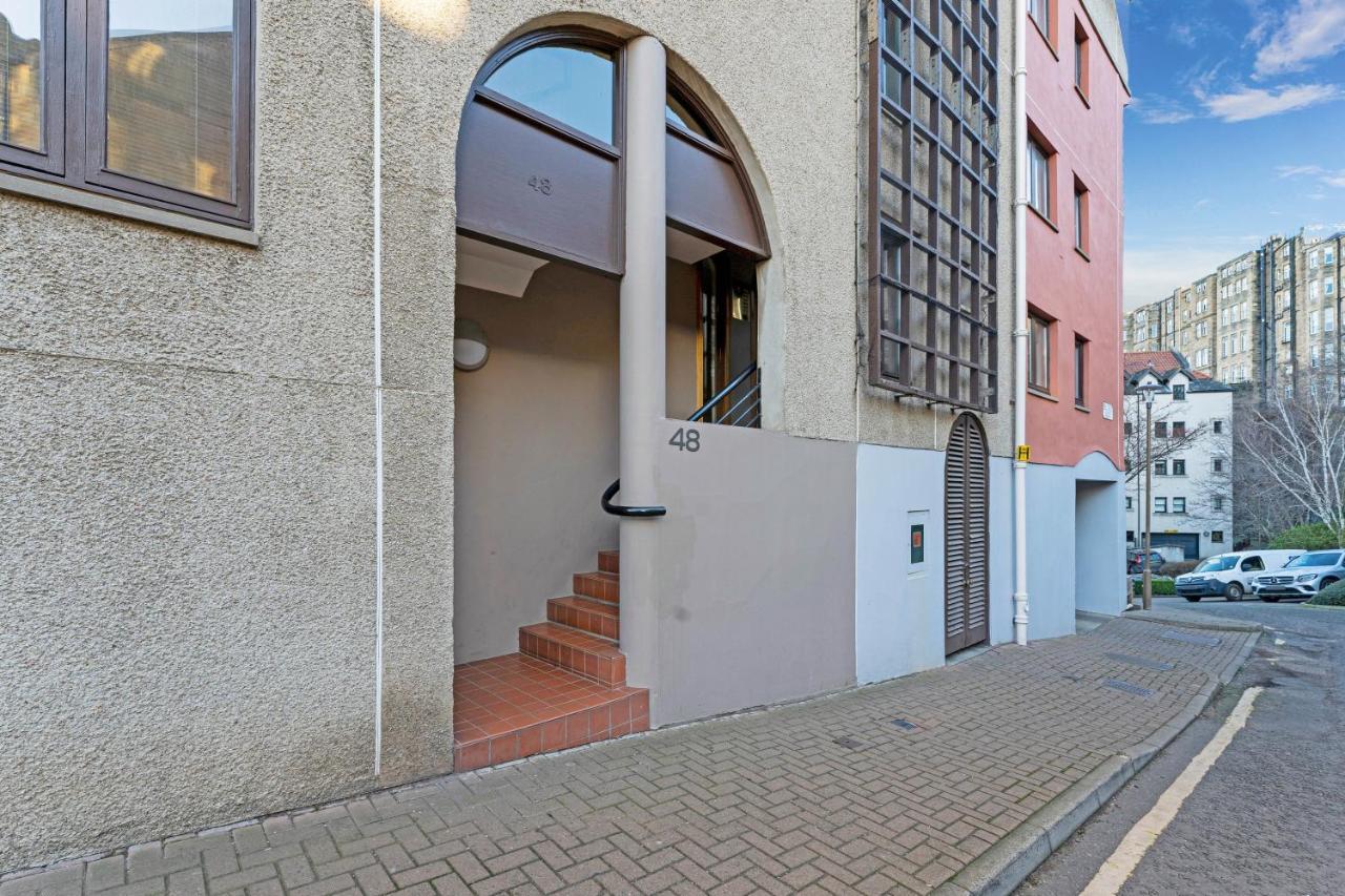 Elegant & Unique Getaway - Spacious 3 Bedroom, 2 Bathroom City Centre Apartment - Free Allocated Parking. Edinburgh Kültér fotó